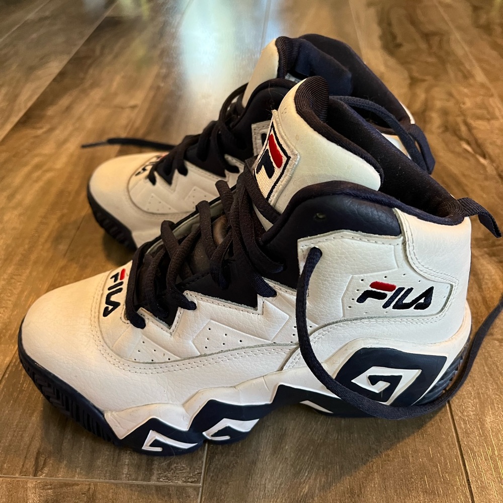 Fila women’s basketball sneakers